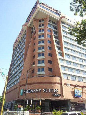 <h5>Hotel Embassy Suite</h5>